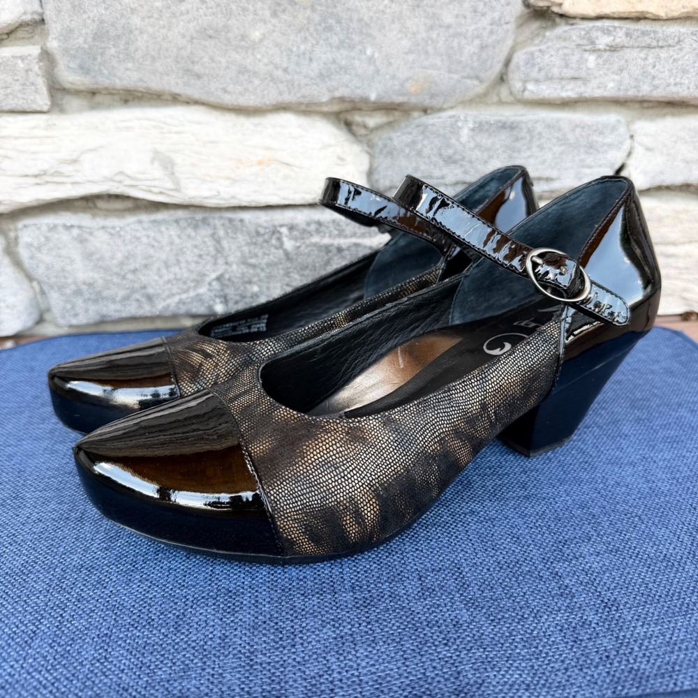 Dansko Bonnie Black Patent Coffee Swirl Block Heel Mary Jane Pumps 39 / 8.5